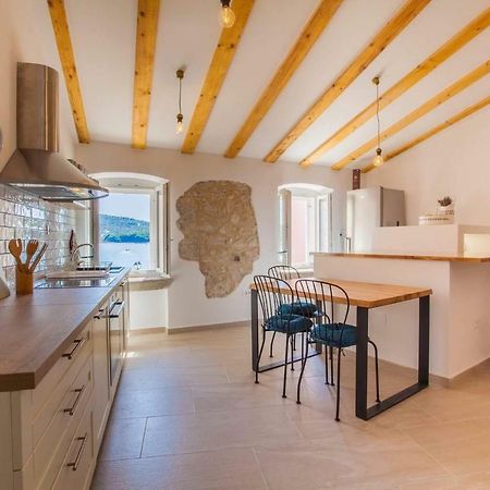 Apartmani Kraj Mora Црес Экстерьер фото