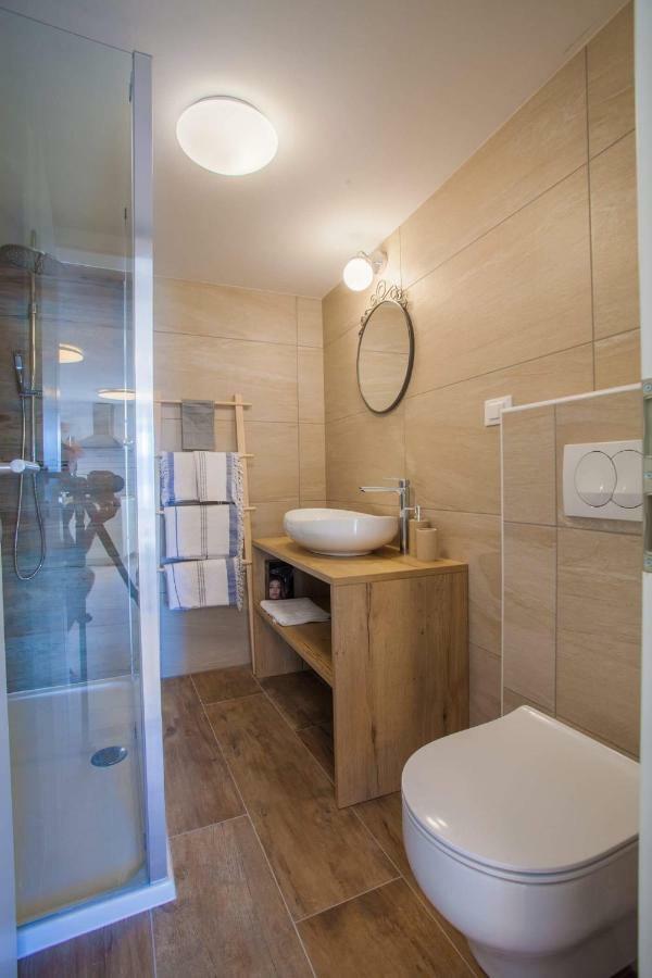 Apartmani Kraj Mora Црес Экстерьер фото