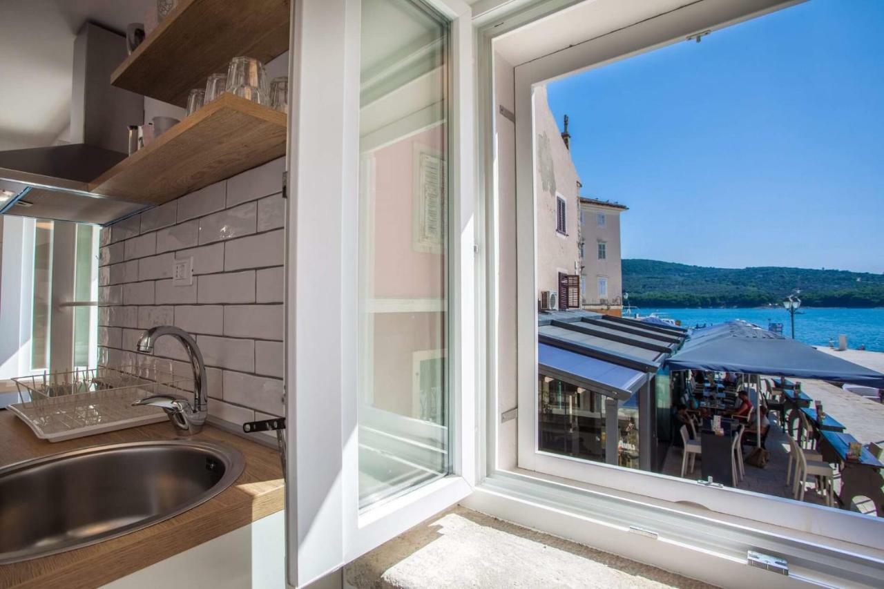 Apartmani Kraj Mora Црес Экстерьер фото