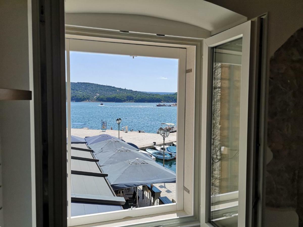 Apartmani Kraj Mora Црес Экстерьер фото