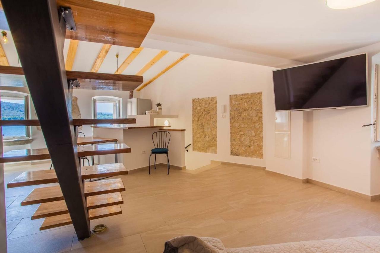 Apartmani Kraj Mora Црес Экстерьер фото