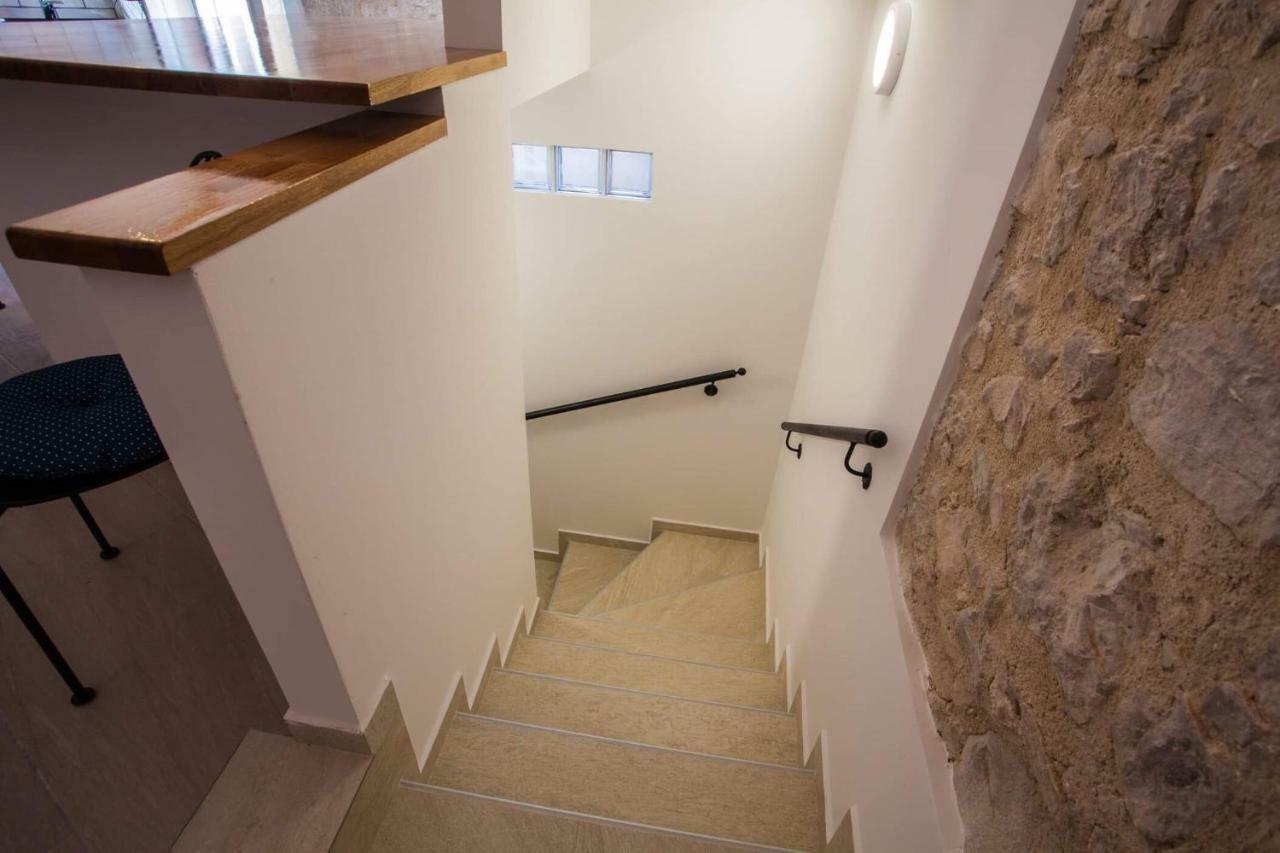 Apartmani Kraj Mora Црес Экстерьер фото